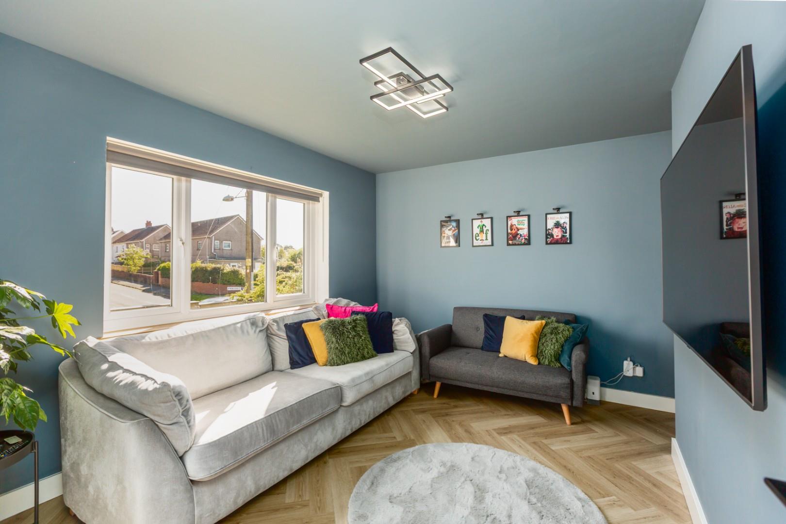 Tirmynydd Road, Three Crosses, Swansea, SA4 3PB